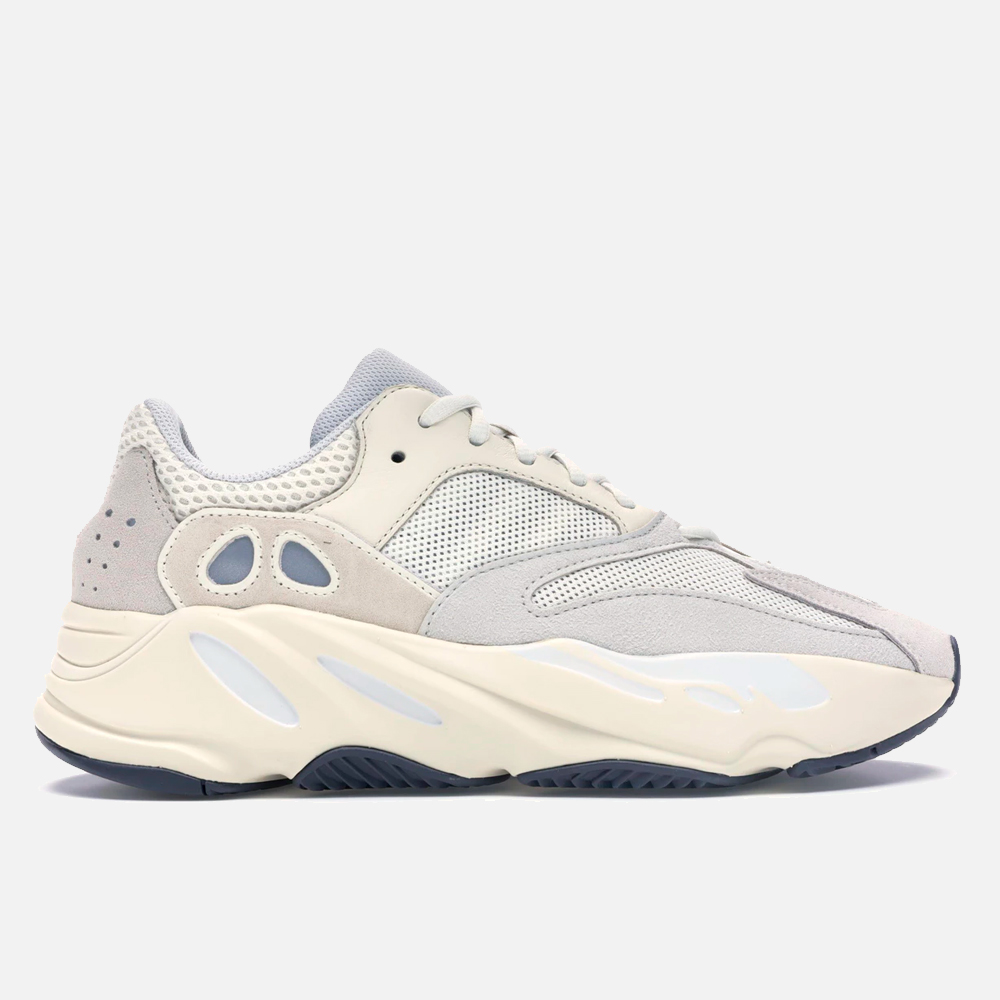 yeezy 700 peru
