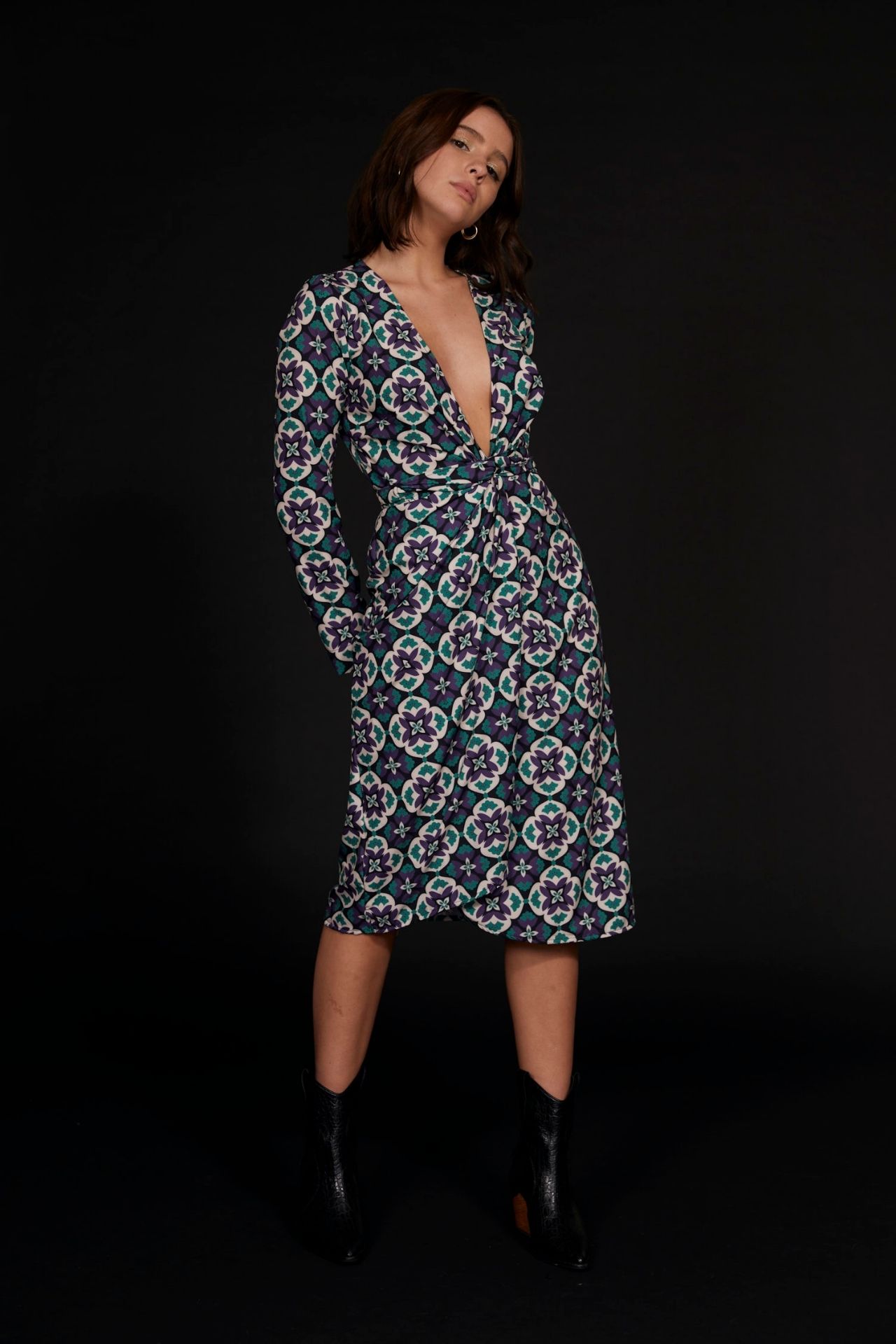 Multifunctional midi dress made in 100% recycled materials in our amazing kaleidoscope print.

*Model is wearing size S
